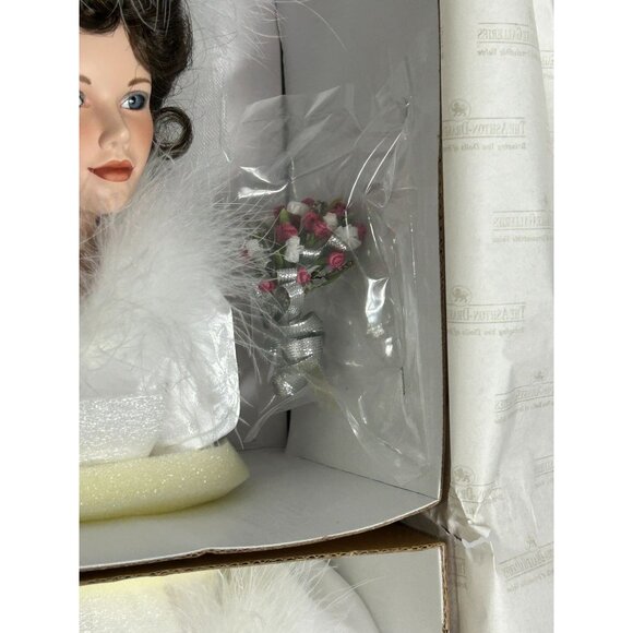 Ashton Drake “Winter Romance” Sandra Bilotto Porcelain Bridal Doll - NIB - Picture 5 of 10